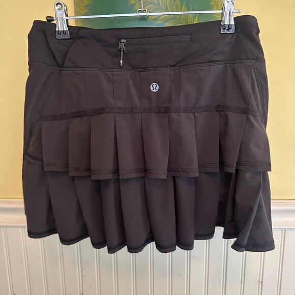 Lululemon Athletica Black Activewear Skort With Pleated Back & Built-In Shorts - Picture 2 of 5